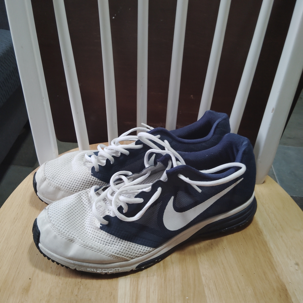 Nike Men's White and Blue Athletic Shoes
